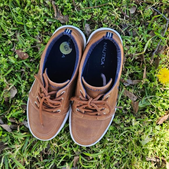 NAUTICA  TALLA 5  COLOR CAFE - Picture 3 of 10